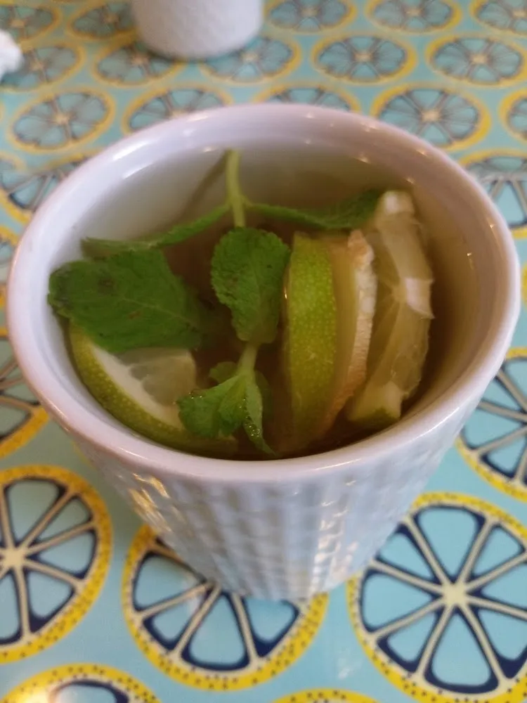 Thé À la Menthe Citron Et Gingembre